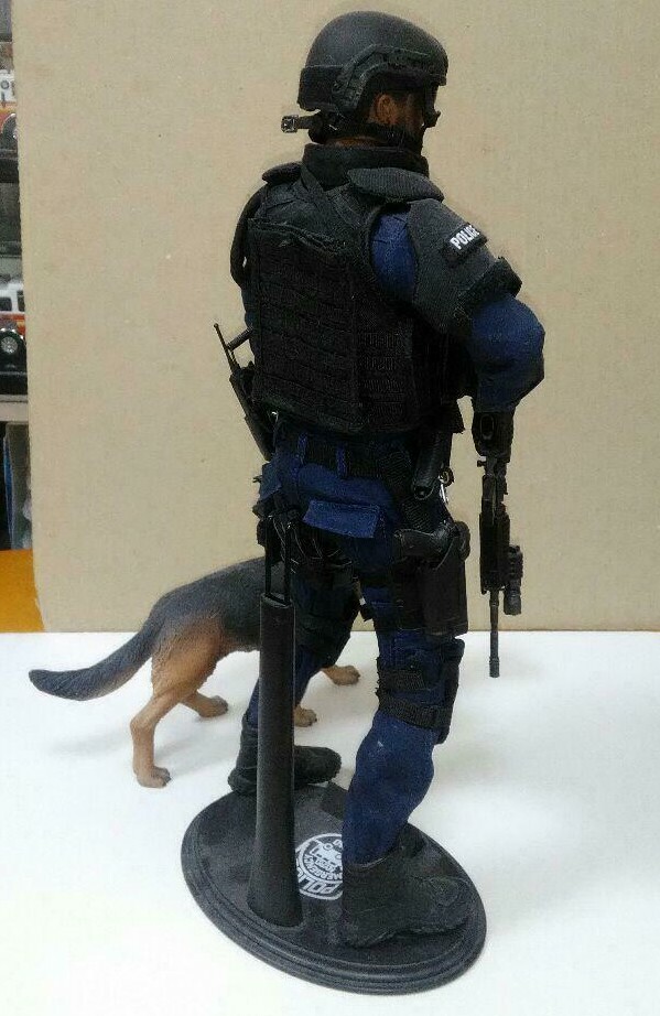 DAMTOYS NYPD ESU K-9 SoldierStory Military Figure and Dog 1