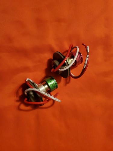 ILUMINACIÓN DE ALERTA ROJA/Verde 12-24V 3-CHIPS BOMBILLA LED CON BASE ALC-11563UHPR - Imagen 2 de 3