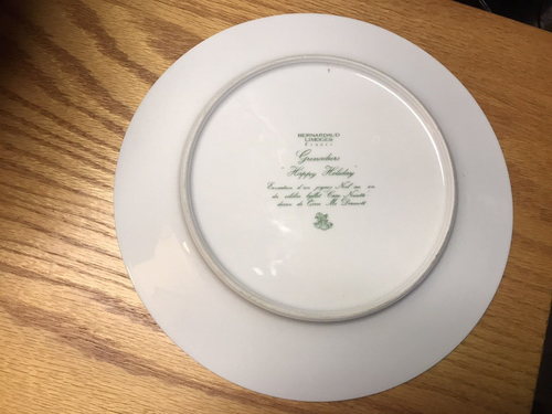 BERNARDAUD Grenadiers France ~ HAPPY HOLIDAYS~ 8.5” Salad Bread Plate - Picture 9 of 10