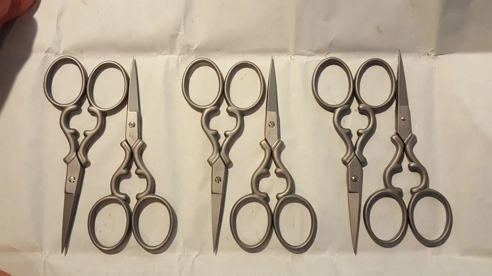 Gingher Model G-3GS Pewter Fleur-de-Lis Embroidery Scissors (FREE SHIPPING) - Image 2 of 4