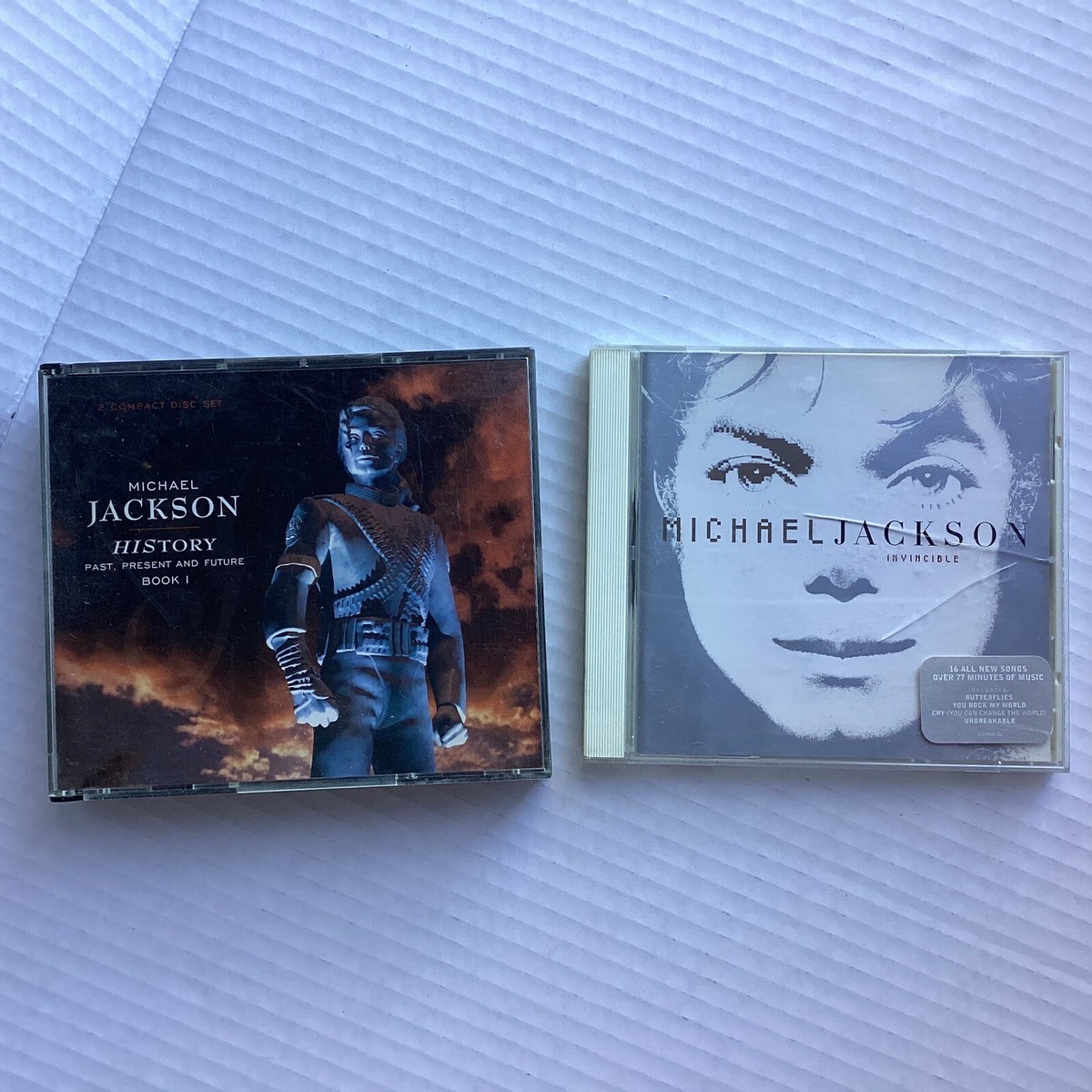 Michael Jackson - History-2 CD Set-W/51 Pg Bk/Invincible Cd Michael Jackson - History-2 CD Set-W/51 Pg Bk/Invincible Cd