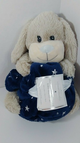 Manhattan Kids plush tan puppy dog holds blue silver stars baby blanket gift set - Zdjęcie 1 z 5