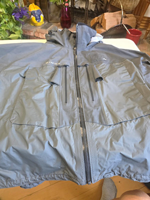 Simms Men's GORE-TEX Full Zip Wading Fishing Jacket Gray XL Damaged net ring