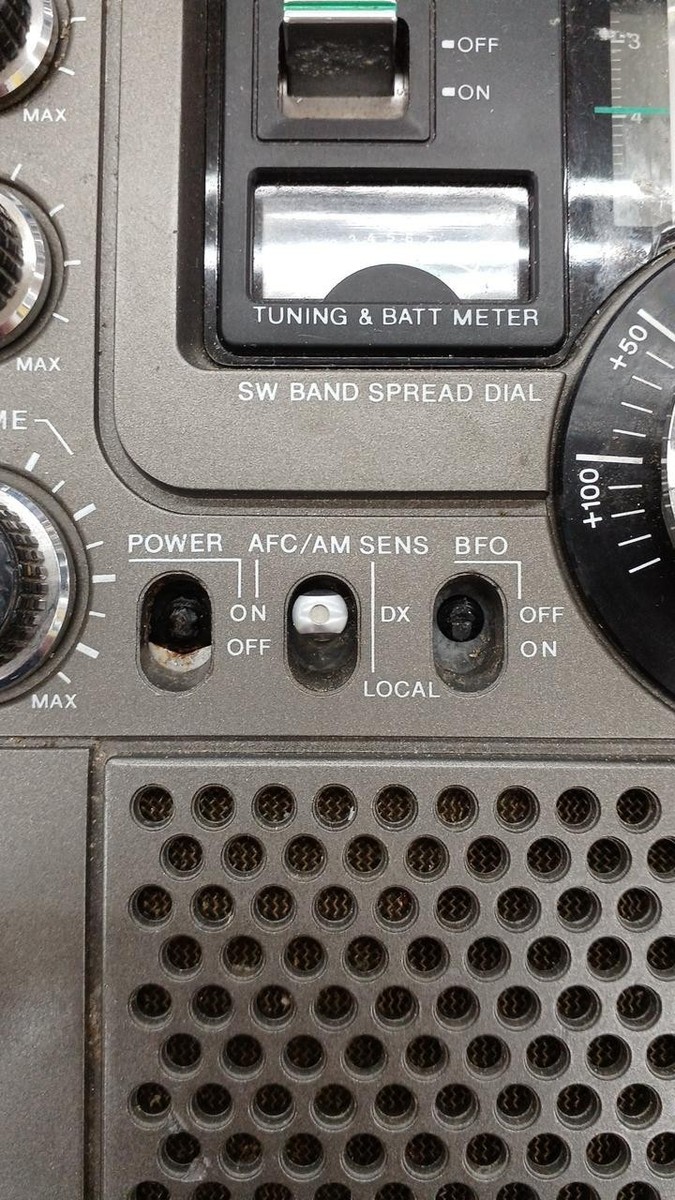 Sony ICF-5900 Skysensor FM/AM Multi Band Short Wave Radio