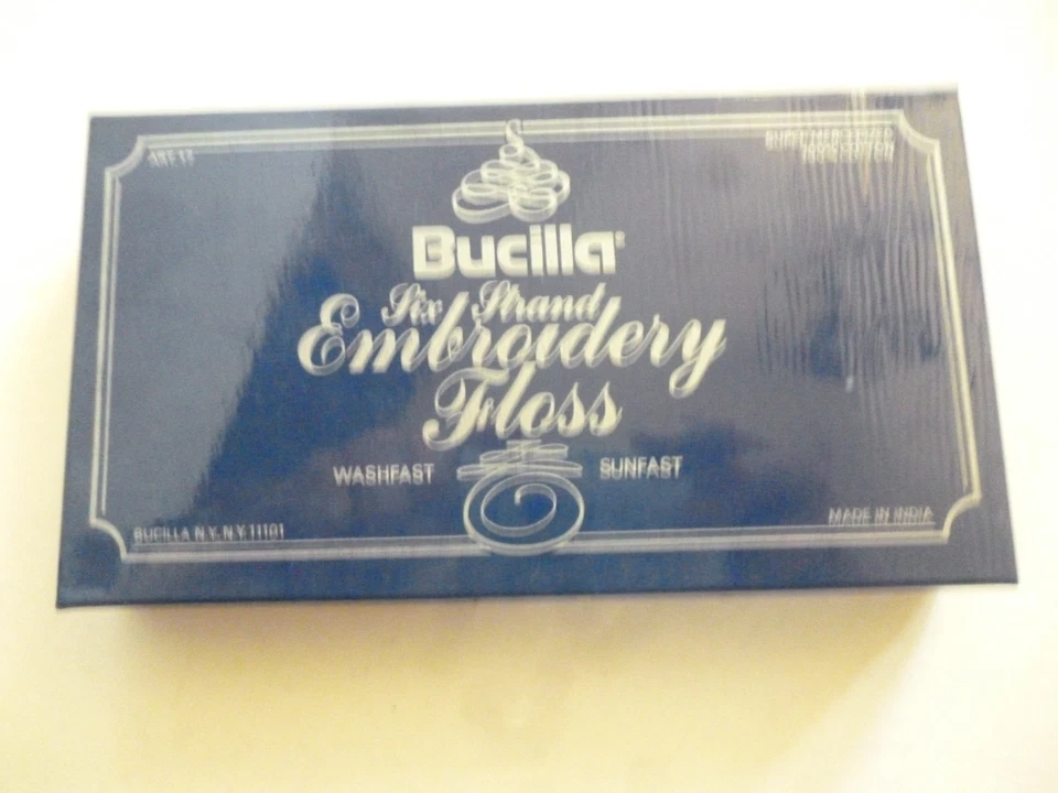 18 BUCILLA EMBROIDERY FLOSS THREAD FOREST GREEN #3890 - Image 2 of 2