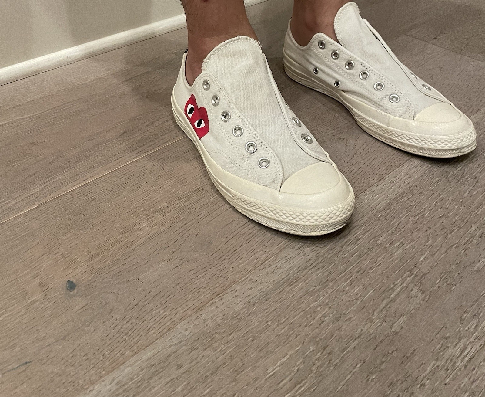 Size 7 Mens  Comme des Garçons Play x Converse Chuck 70 Low Milk White