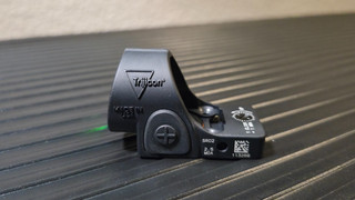 Trijicon SRO2 C 2500002 Adjustable LED Reflex Sight 2.5 MOA Red Dot Black