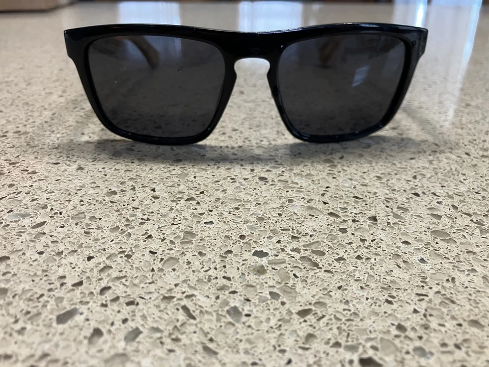 Gafas de sol Pugs Shoots marrón bambú y negro Foto 2 de 4