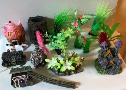 Lot of FISH TANK DECOR Aquarium Accessories, Grass, Treasure Chest, Logs, Castle