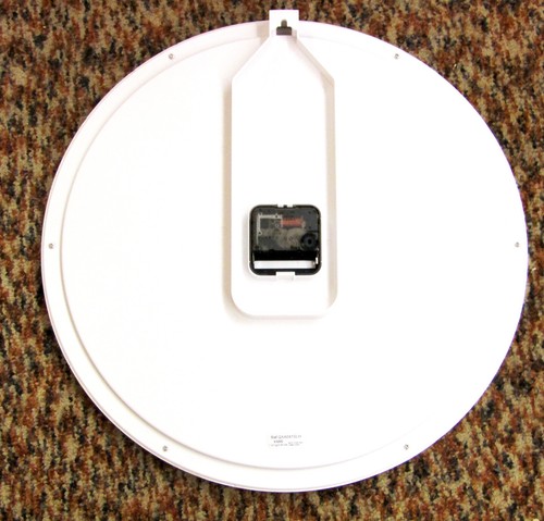 NEW SEIKO 15.7"  ROUND  WALL CLOCK WITH QUIET SWEEP SECOND HAND QXA041SLH - Picture 3 of 3