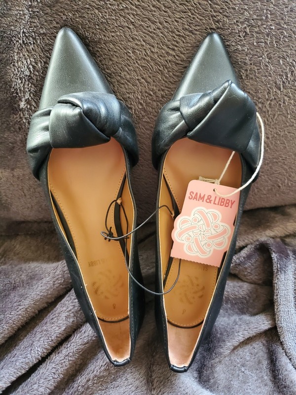 Sam &Libby Laurena black faux leather pt toe flat womens sz 8M