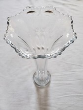 11"CLEAR GLASS FLOWER VASE - PRE OWNED