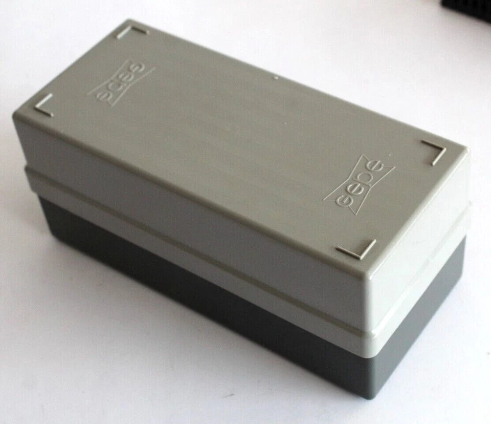 30er GEPE 3701 Mittelformat-Umschüttmagazin Diamagazin 7x7 6x6 70x70 60x60 - Imagem 2 de 4