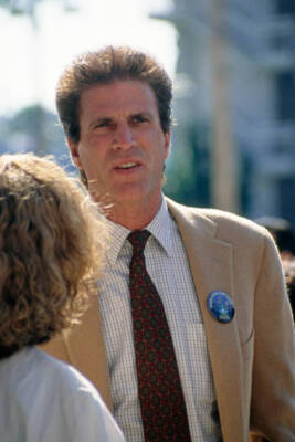 Ted Danson wearing a beige blazer over a checked shirt pattern- 1991 Old Photo