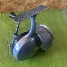 Bache Brown Spinster Reel by Airex Div. of the Lionel Train  Corp. Vintage Works