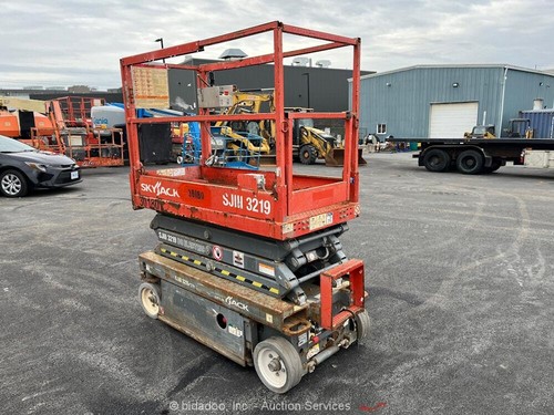 2012 Skyjack SJIII-3219 19' Electric Scissor Lift Man Aerial Platform bidadoo - Picture 3 of 12