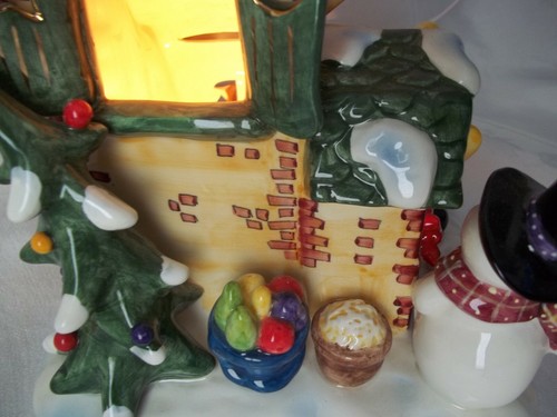 Grandeur Noel 2002 Lighted Ceramic Holiday House In Box Very Good Condition - Picture 5 of 12