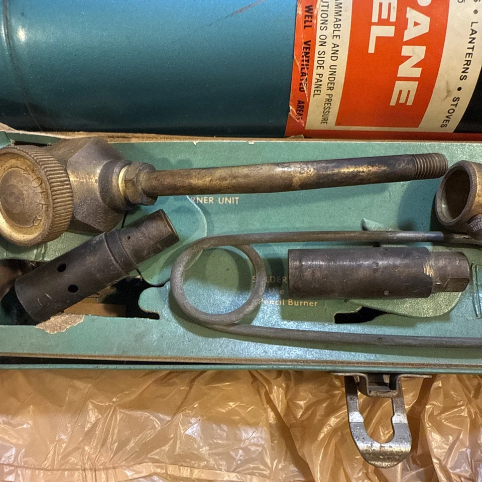 VTG Bernzomatic  Model TX-1913 Carry-all Torch Kit Original Tank Green Case - Image 4 of 4