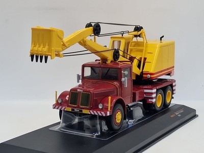 IXO 1:43 Tatra 111 D030 A (1958) - red/yellow