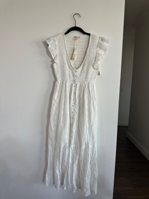 White hem & thread dress - Small flowy, V neck with pockets cute