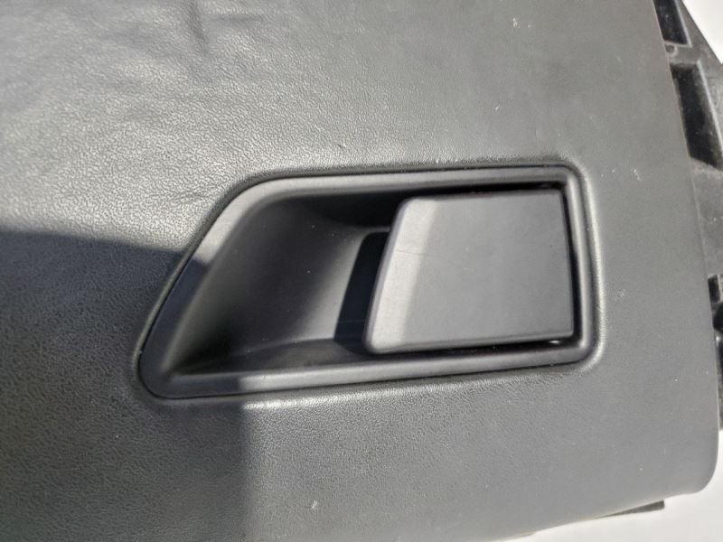 2017 2018 2019 2020 2021 2022 Maserati Levante OEM Glove Box Assembly Black