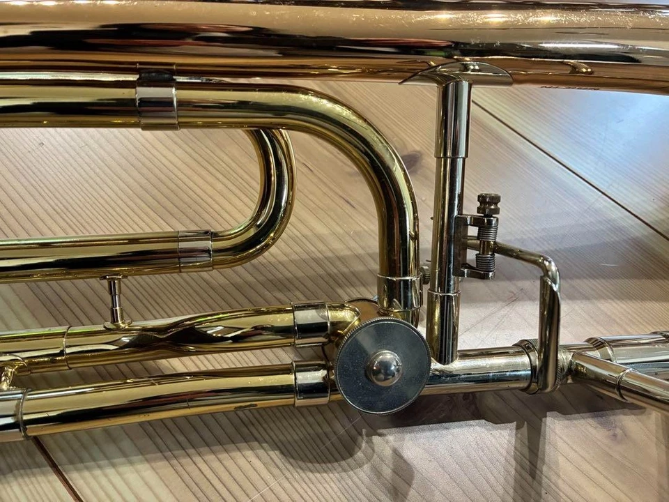 Trombón Besson Sovereign con estuche Foto 4 de 4