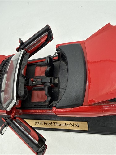 Maisto 1:18 Diecast Special Edition 2002 Ford Thunderbird - rot - Bild 3 von 18