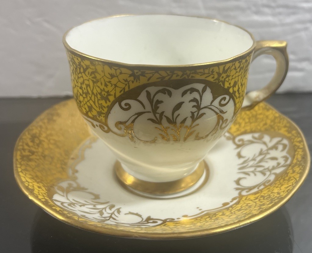 Vintage Salisbury Gold Gilded Footed Floral Tea Cup and Saucer 7701Y