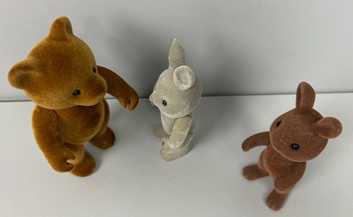 Vintage Sylvanian Families Bear & 2 Rabbits - Picture 4 of 7