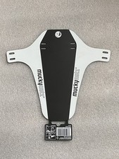 Mucky Nutz Face Fender Clip On Front Bike Schutzblech Easy Fit schwarz/weiß