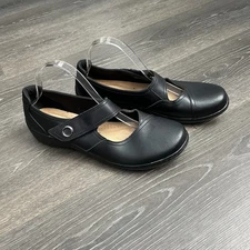 Clark’s Cora Mary Jane Black Comfort Shoes Womens Size 11 Adjustable Hook Loop