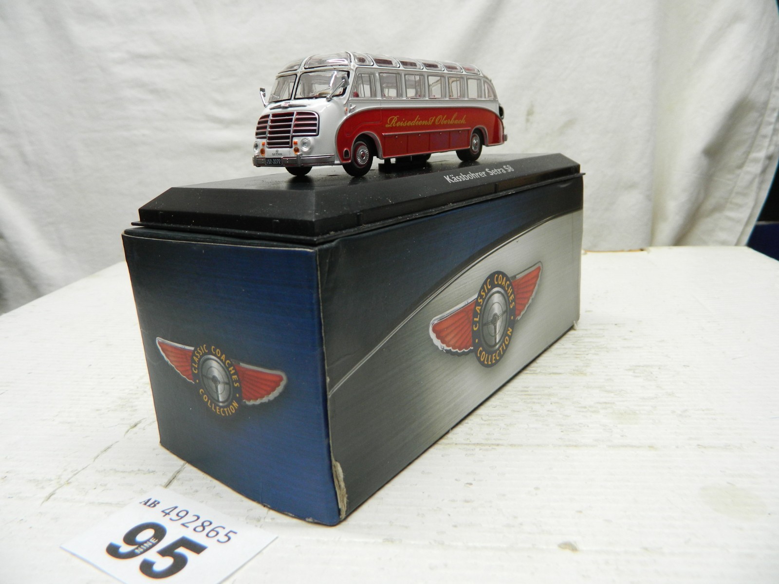 Atlas Classic Coaches 1:72 Kassbohrer Setra S8 Coach  Box 4 642 105 thumbnail 7