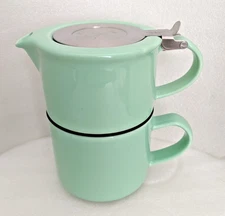 BX. DavidsTea Forlife Stackable Tea for One Green Teapot & Cup 5.5" Tall