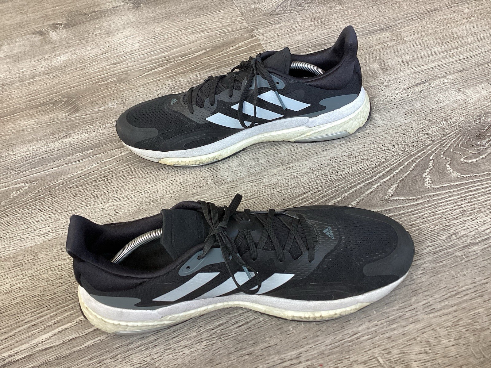 SAOLA Scarpe da corsa Adidas Solar Boost 3 da uomo taglia 12 5 nere argento FW9137 sneakers