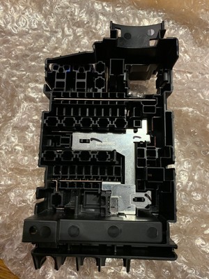 Volkswagen 5C0937819Q Genuine OEM Relay & Fuse Plt for sale online 