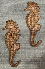 Pair of 2 Seahorse Cast Iron Metal Wall Hanging Hooks Coastal Beach Key Bath
