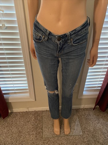american eagle distressed jeans