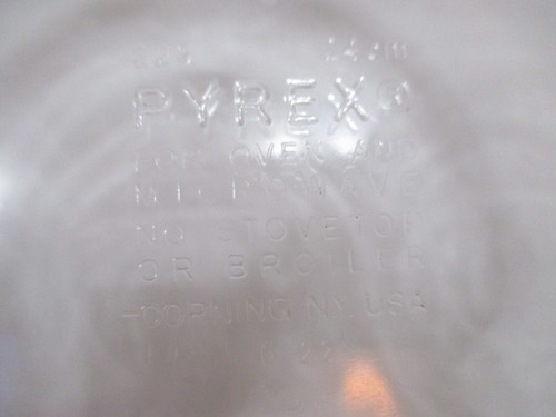 Vintage Pyrex 229 Fluted Deep Dish Double Handle Clear Pie Plates 9.5" Set of 2 - Picture 4 of 7