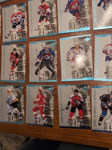 WAYNE GRETZKY 1998-99 UPPER DECK LORD STANLEY'S HEROES LOT (26) Roy YZERMAN - Imagen 7 de 8