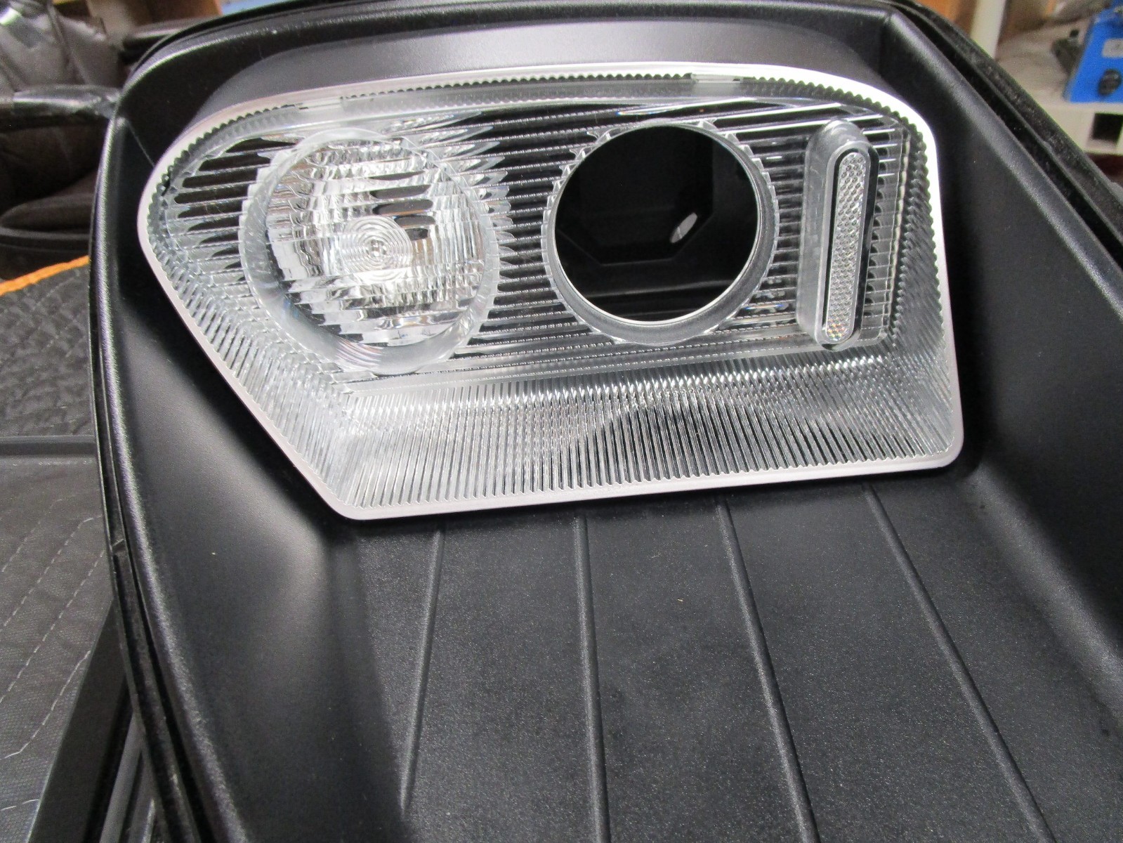 2005,2006 FORD GT OEM R.H. HEAD LAMP SHELL 4G7Z-13008-AC OBSOLETE 05/06