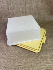 Vintage-Tupperware,Harvest Gold 10x10x5 Cake container,1242 top, 1241 base-USA