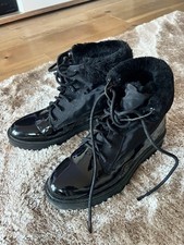 Bearpaw Wellsstone Black Suede Sheepskin Outdoor Ankle Boots, Size 6