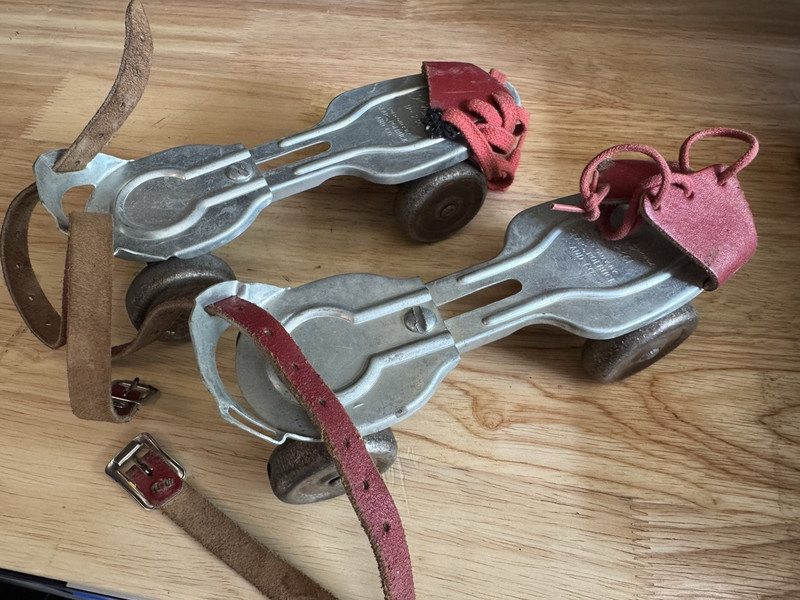J.C. Higgins Youth Metal Clamp-On Roller Skates Strap Style Pair vintage
