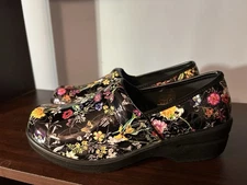 Spring Step Women's Size 8.5 Nurse Shoes Floral Patrn Skid Resistant New No Box