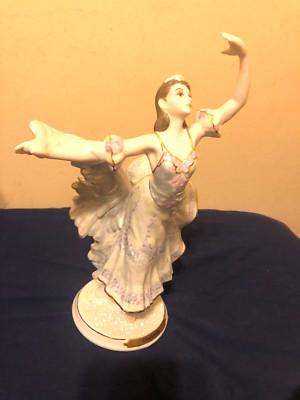 CINDERELLA   PORCELAIN BALLERINA FIGURINE  BY ENESCO [PEARL]
