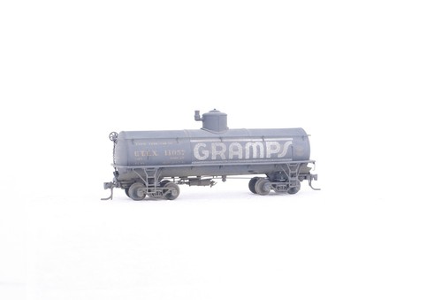 HOn3 Precision Scale Co UTLX Frameless Tank Car Built Gramps #11057 Weathered - Picture 5 of 9