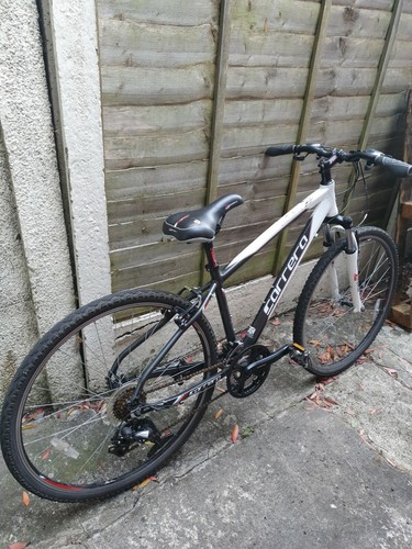 Carrera crossfire 1 Hybrid Bike SIZE 