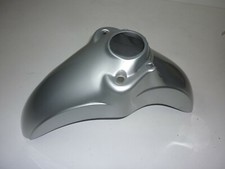 AP8226906 PARAFANGO ANTERIORE ARGENTO  APRILIA SCARABEO 50/100 cc  4 TEMPI 06/09