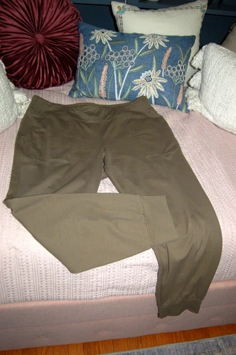 Briggs Women's Slip On Pants Sz L Stretch w/ Ankle Band Khaki Green