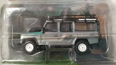 MINI GT 590 chase Land Rover Defender 110 1985 County